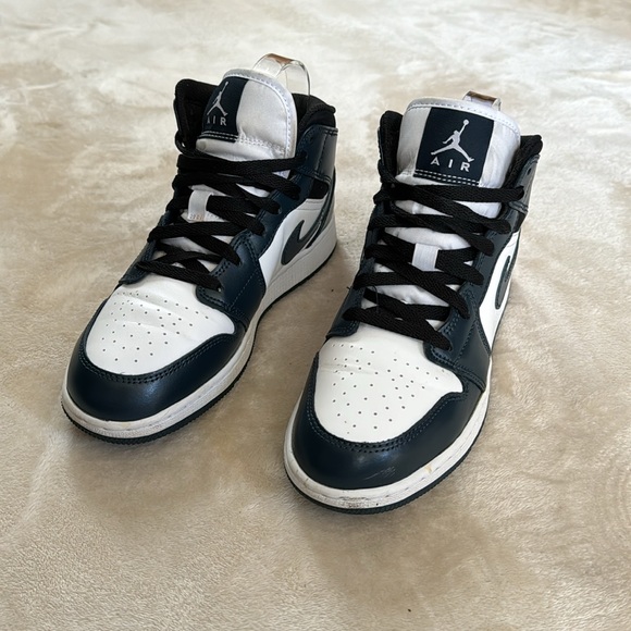 Air Jordan 1 MID navy white black sneakers - Picture 4 of 10